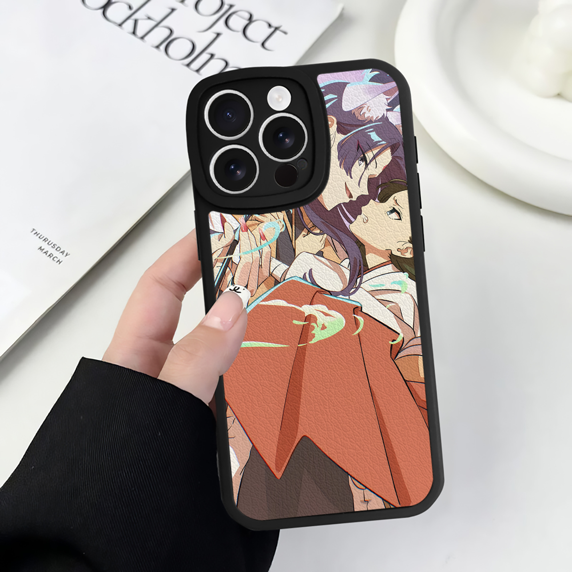 （画像用） 薬屋のひとりごと The Apothecary Diaries 【iPhone 16シリーズ対応】シリコンスマホケース（レザー調） 材質：シリコン